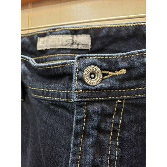 Chicos Platinum Dark Wash Quartz Jeans 5 Pocket Straight Leg Size 6 0.5 - Picture 4 of 8